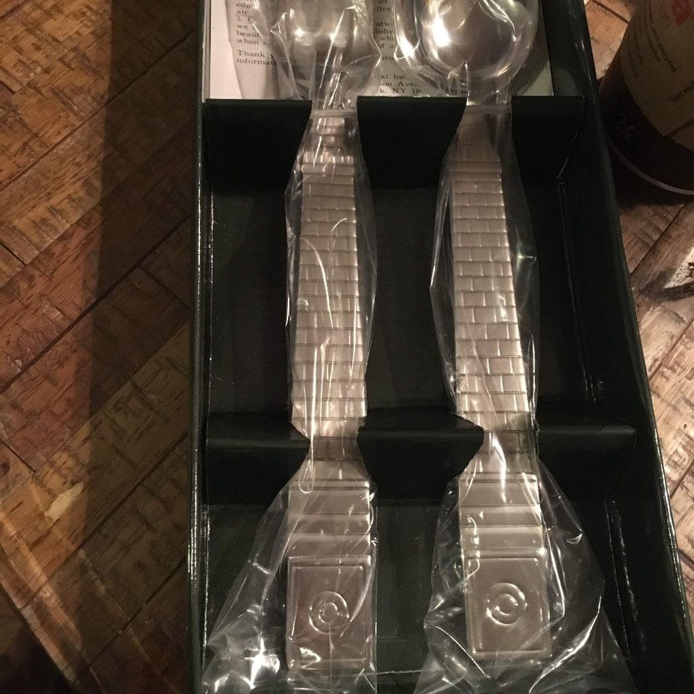 New Authentic Sasaki Sienna Frost 2 pc serving set